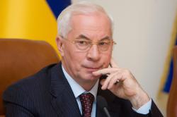 Азаров хоче будувати стільки ж, як і до кризи